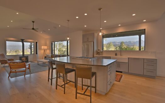 1076 Pleasant Point Drive