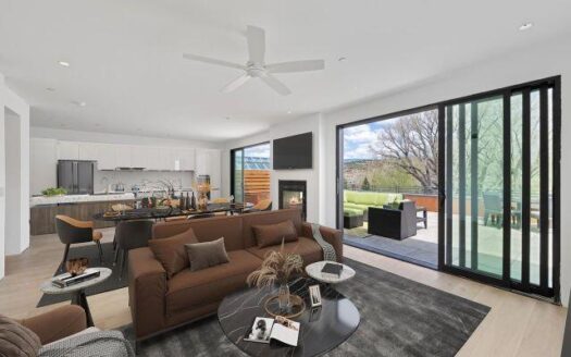 N 185 Lena Street ”E”