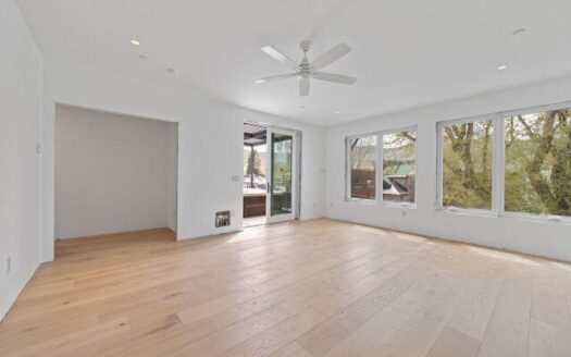 N 185 Lena Street ”E”