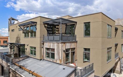 N 185 Lena Street ”E”