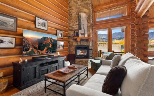 203 Ridgeline Drive 203