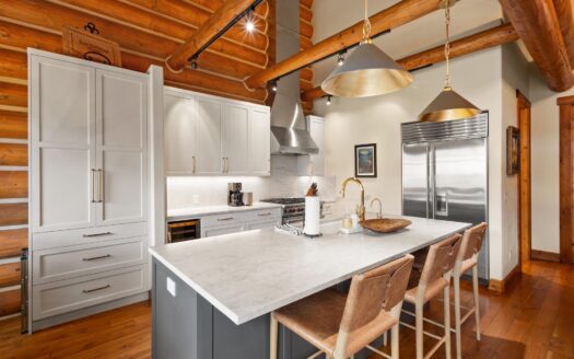 203 Ridgeline Drive 203