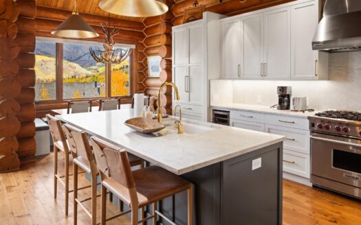 203 Ridgeline Drive 203