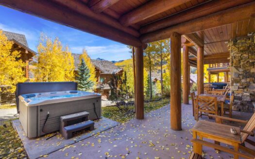 203 Ridgeline Drive 203