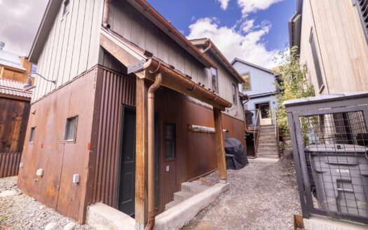 W 548 Pacific Avenue B