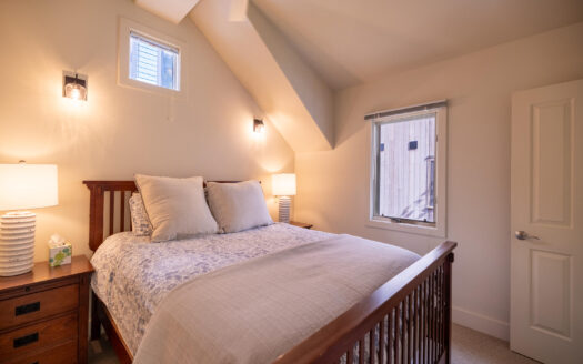 W 548 Pacific Avenue B