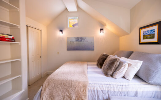 W 548 Pacific Avenue B