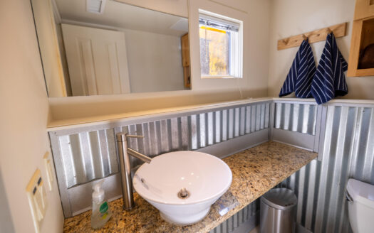 W 548 Pacific Avenue B