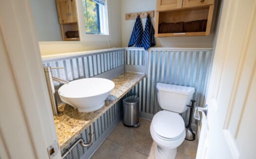 W 548 Pacific Avenue B