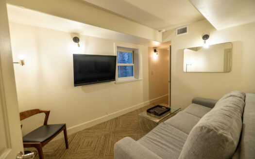 W 548 Pacific Avenue B