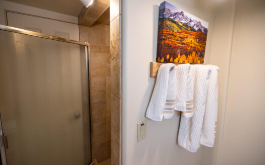 W 548 Pacific Avenue B