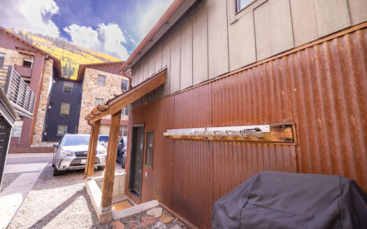 W 548 Pacific Avenue B