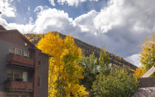 W 548 Pacific Avenue B