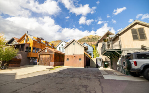 W 548 Pacific Avenue B