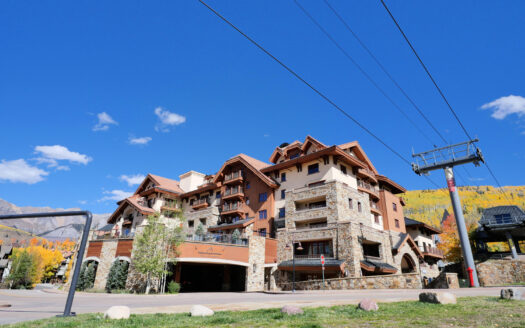 568 Mountain Village Boulevard 525/523