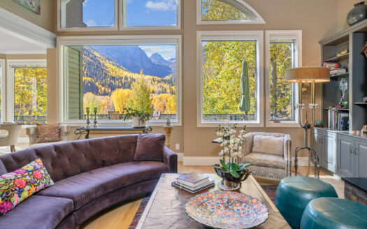 E 721 Pandora Avenue