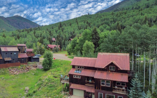 456 Silverglance Way