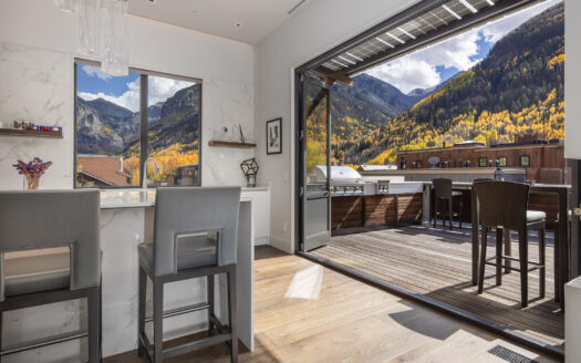 E 126 Colorado Avenue 126R