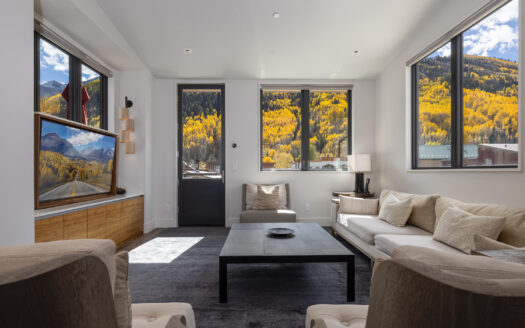 E 126 Colorado Avenue 126R