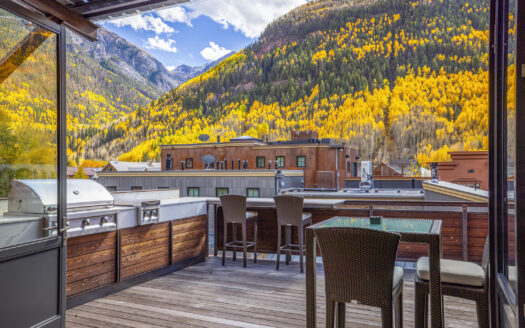 E 126 Colorado Avenue 126R