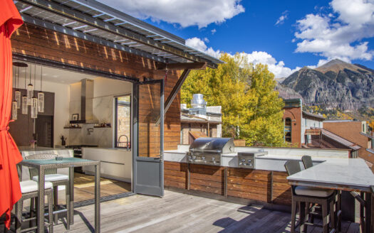 E 126 Colorado Avenue 126R