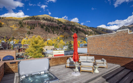 E 126 Colorado Avenue 126R