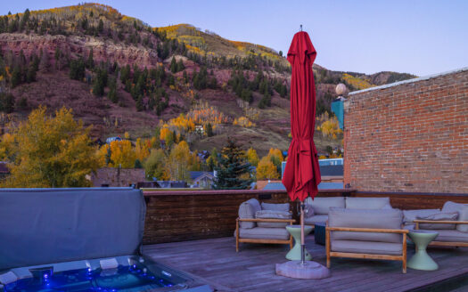 E 126 Colorado Avenue 126R