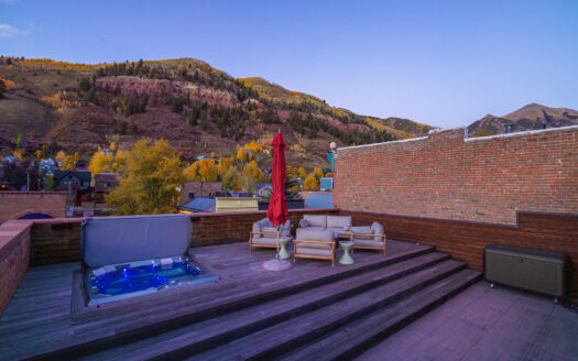 E 126 Colorado Avenue 126R