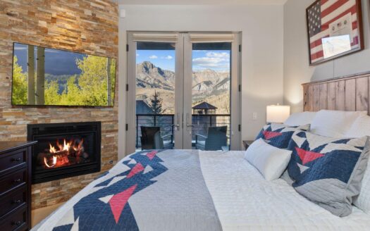 136 San Joaquin Road B203