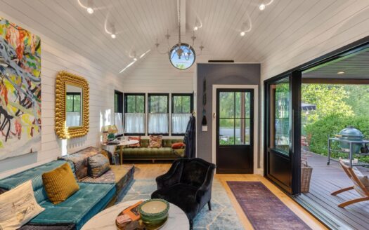 E 627 Colorado Avenue