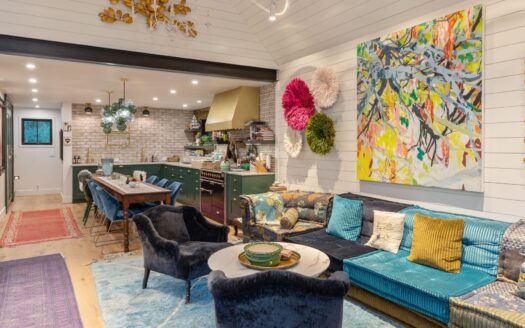 E 627 Colorado Avenue