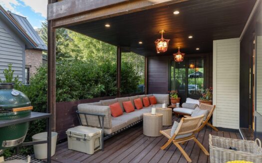 E 627 Colorado Avenue