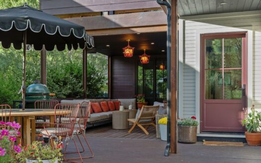 E 627 Colorado Avenue