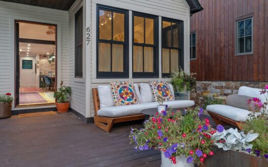 E 627 Colorado Avenue