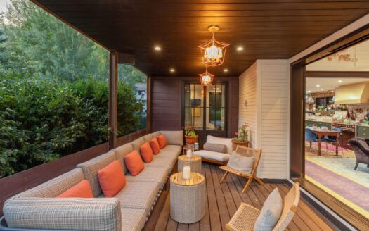 E 627 Colorado Avenue