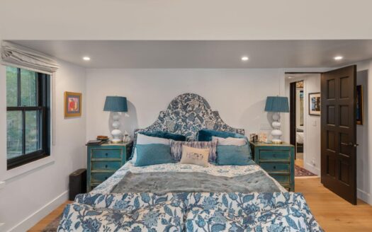 E 627 Colorado Avenue