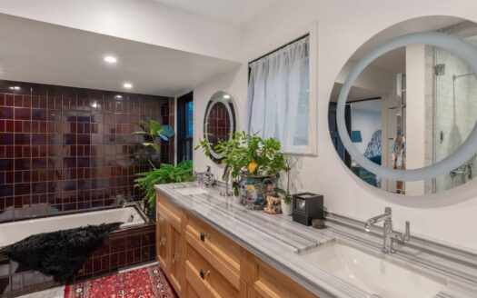 E 627 Colorado Avenue