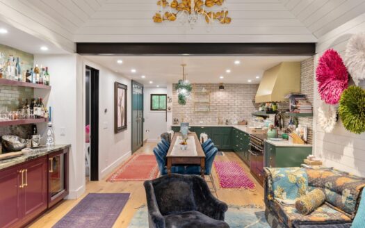 E 627 Colorado Avenue