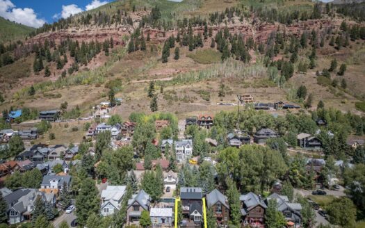 E 627 Colorado Avenue