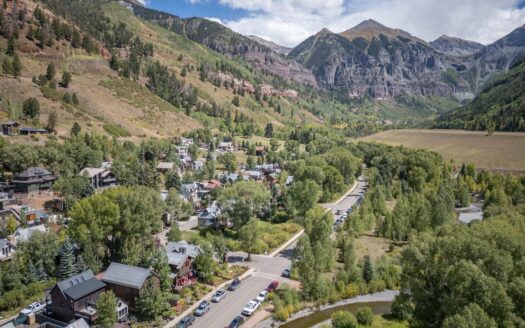 E 627 Colorado Avenue