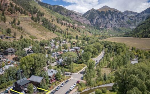 E 627 Colorado Avenue