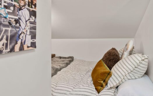 E 627 Colorado Avenue