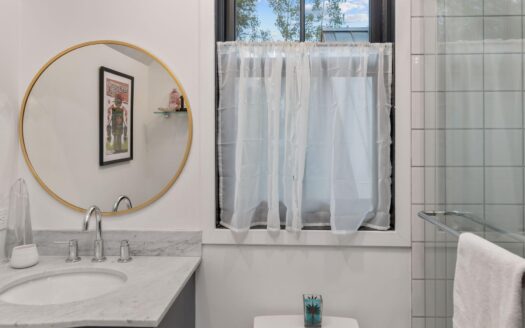 E 627 Colorado Avenue