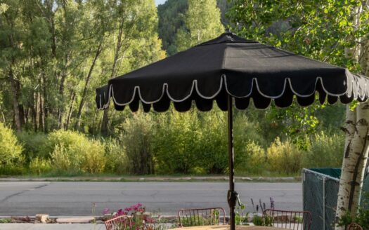 E 627 Colorado Avenue