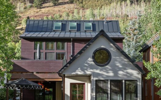 E 627 Colorado Avenue