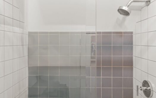 E 627 Colorado Avenue